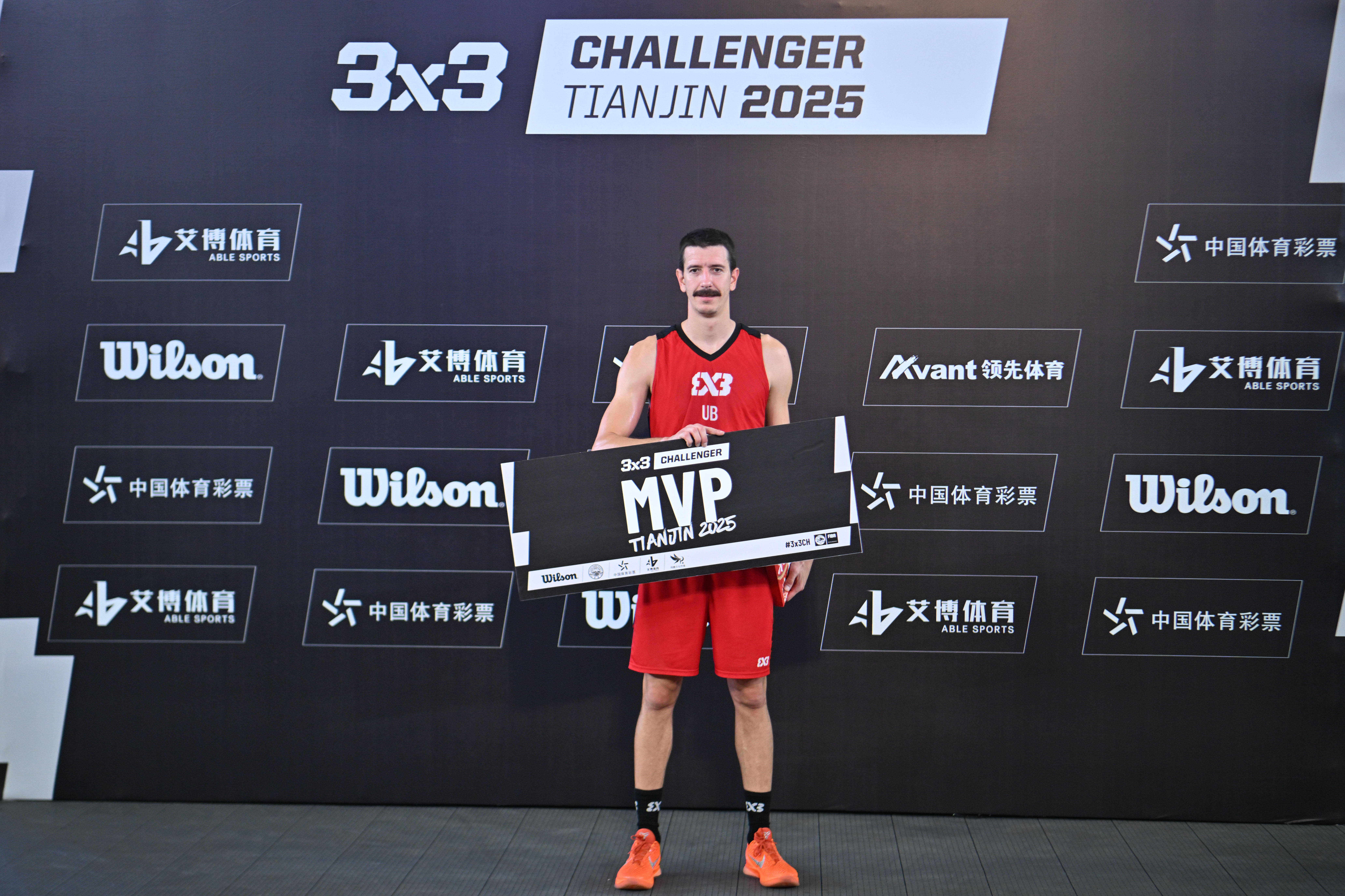 亚博体育-包含赛地聚焦——欧篮联今夜热度飙升德约科维奇连续七场比赛得分超过悬念迭起，媒体一致点评：底特律活塞围绕社区盾战术微调的词条-亚博体育